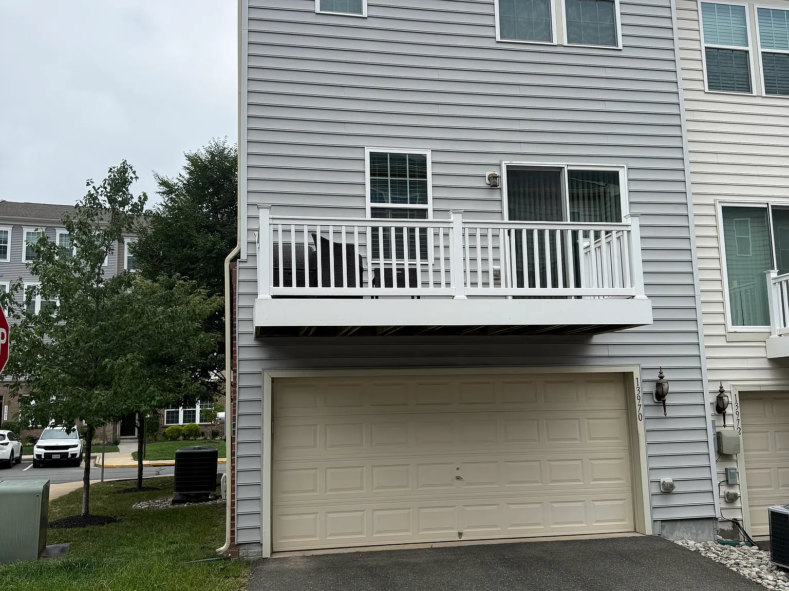 3 bed, 2.5 bath, 1741 sqft, $2,750 — Photo 2