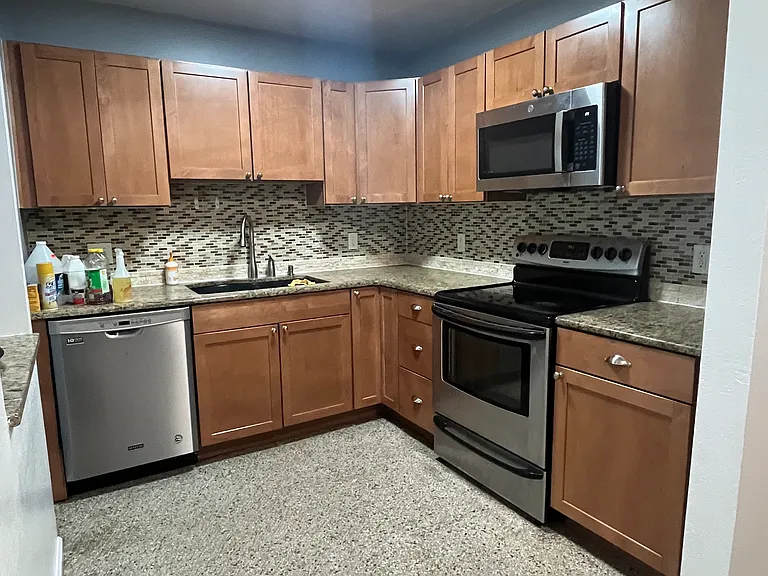 514 Romano Ave — Photo 16