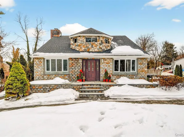 24 Old Knollwood Road, White Plains, NY 10607