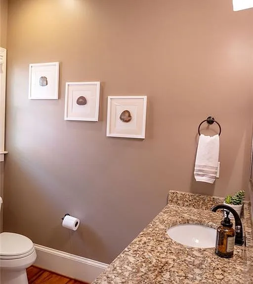 1405 Edenham Ln — Photo 63