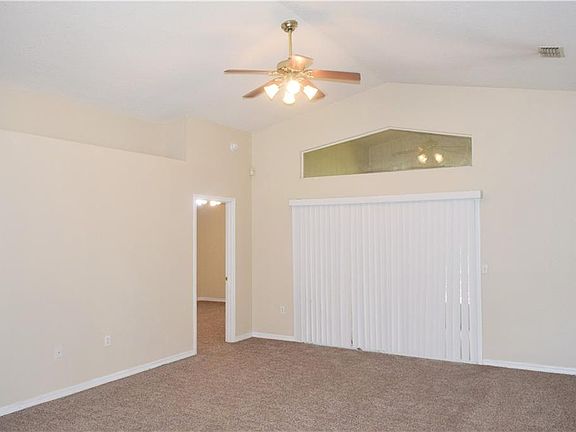 4th image of 2707 Sundance Cir