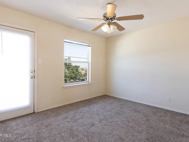 3717 Hubble Dr — Photo 8