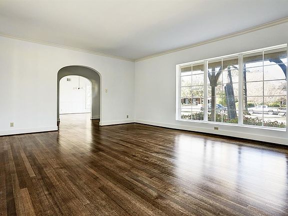 3rd image of 3627 Del Monte Dr