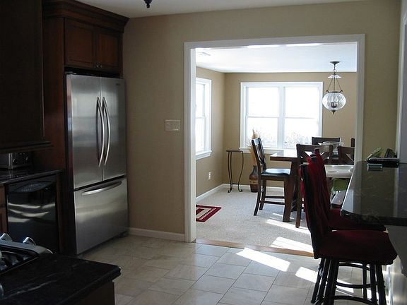4th image of 50 Lockwood Dr