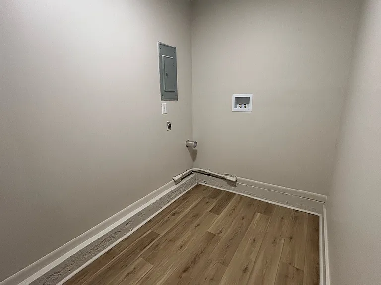 1326 E Crowley St — Photo 7
