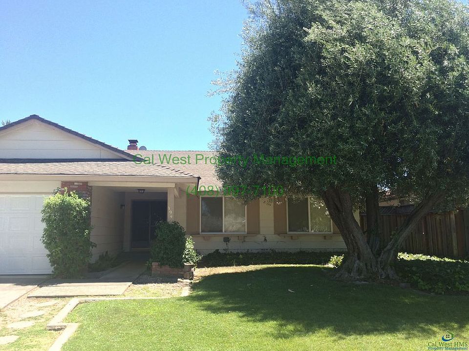 1st image of 394 Avenida Abetos