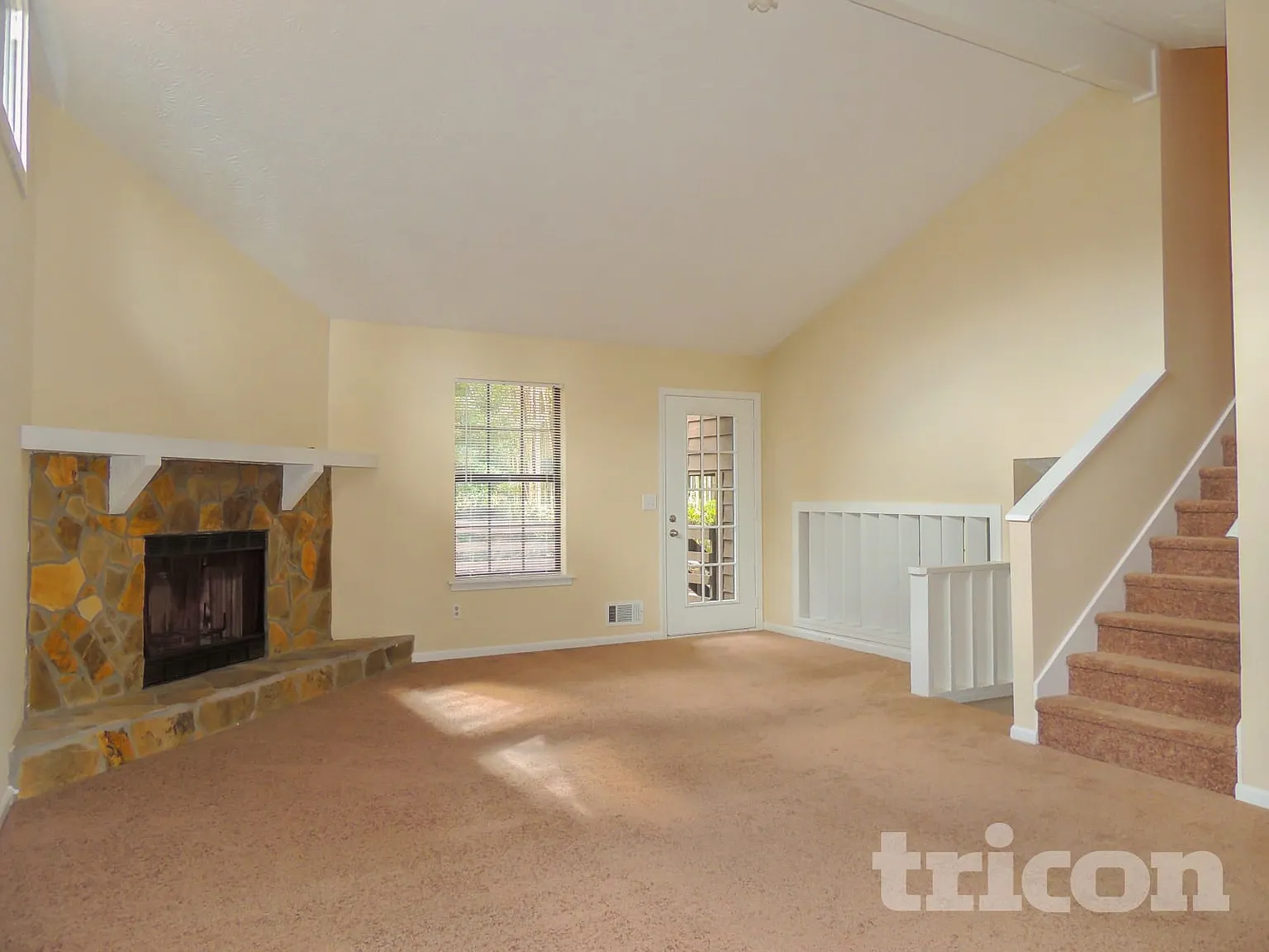 628 Pennylake Court Stone Mountain GA — Photo 3