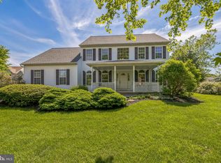 30 Amadeo Dr, Gilbertsville, PA 19525