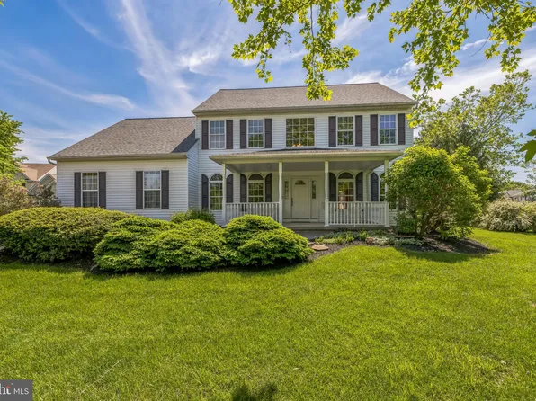 30 Amadeo Dr, Gilbertsville, PA 19525