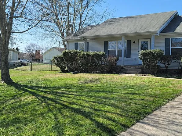 403 Sideline Dr, Oak Grove, KY 42262