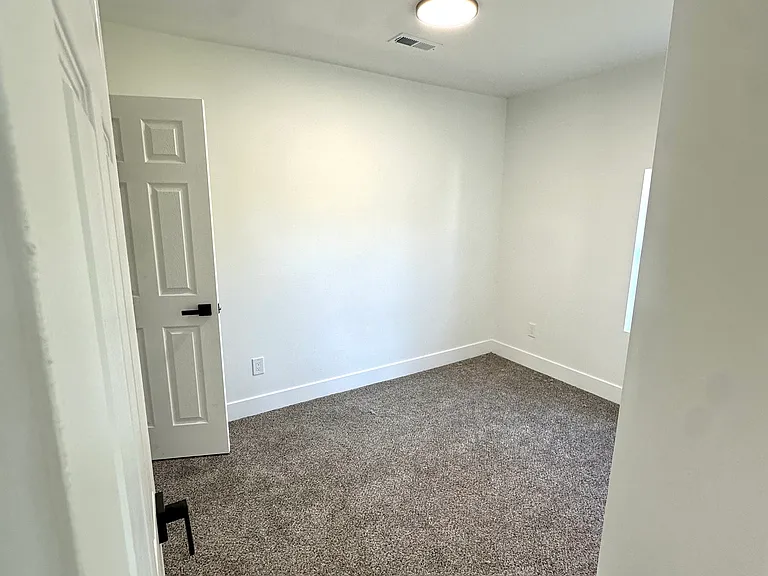 2519 N Vel R Phillips Ave #2519A — Photo 6