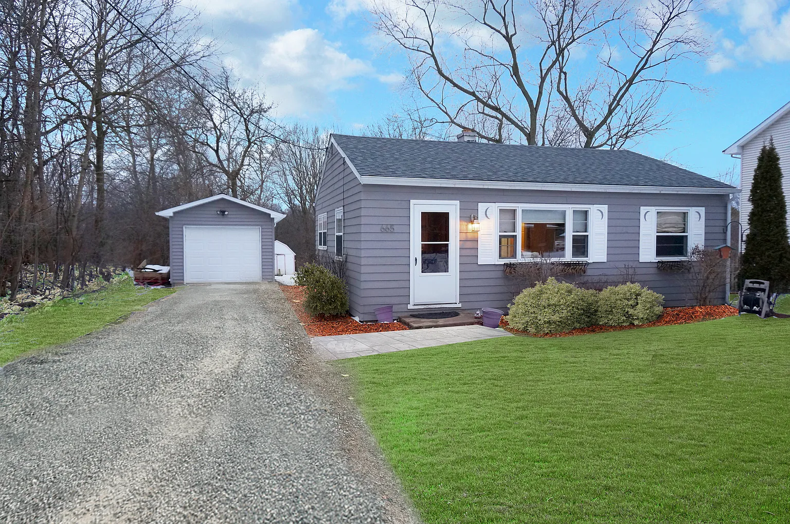 665 Ironwood Dr photo 1