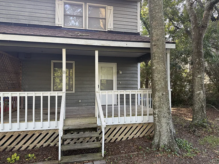 300 Lee Driveunit #B — Photo 3