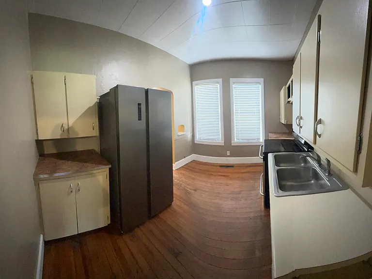 214 S Sherwood St — Photo 8
