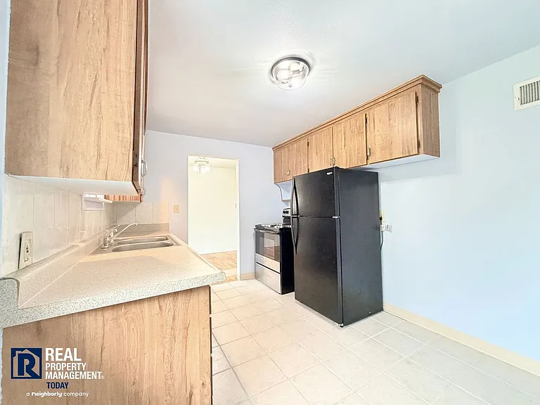 319 104th St E — Photo 7