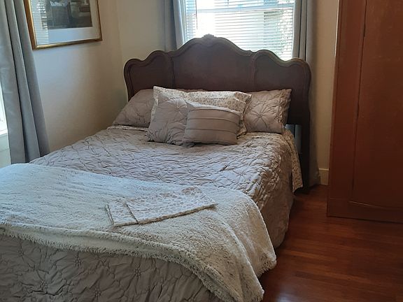 4th image of 1080 Aileen St APT 1
