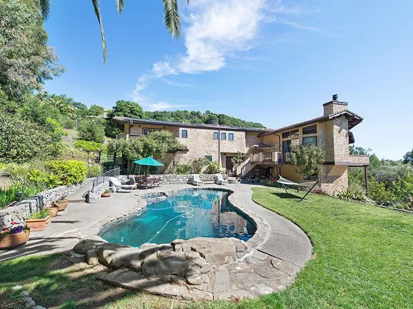 165 Main Dr, San Rafael, CA 94901