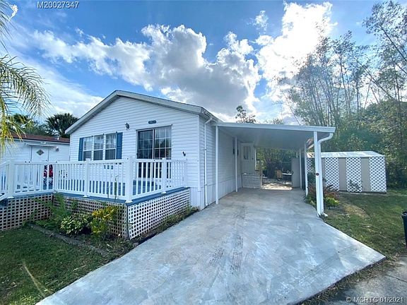 2nd image of 4723 NE Blue Heron Ln