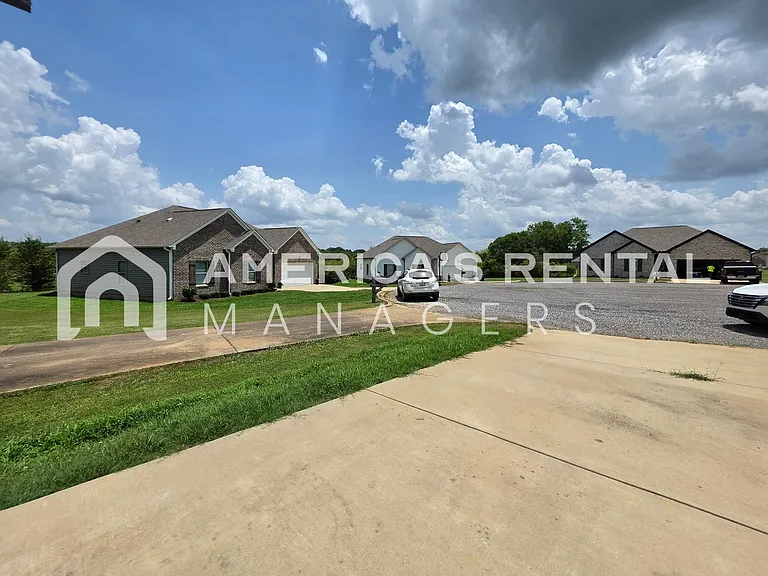 41 Whithall Cir — Photo 51