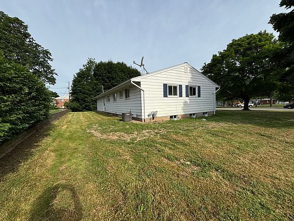 Corner lot-large yard