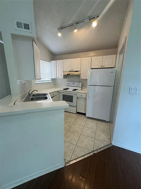 1 bed, 1.0 bath, 660 sqft, $1,100 — Photo 3