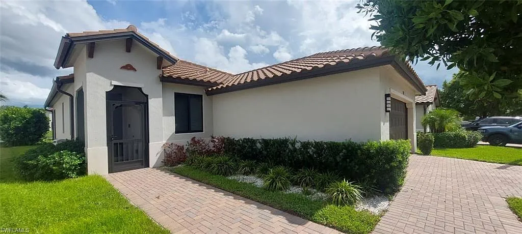2 bed, 2.5 bath, 1867 sqft, $2,400 — Photo 1
