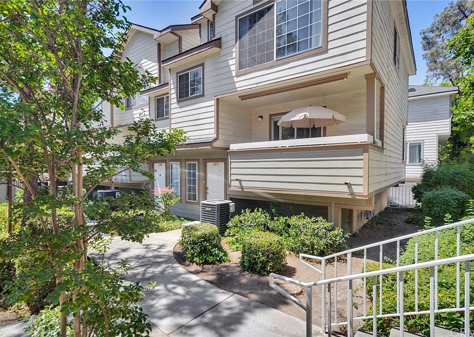 1st image of 11150 Glenoaks Blvd Unit 225