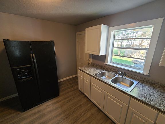 2nd image of 3102 Brackenridge St APT 1