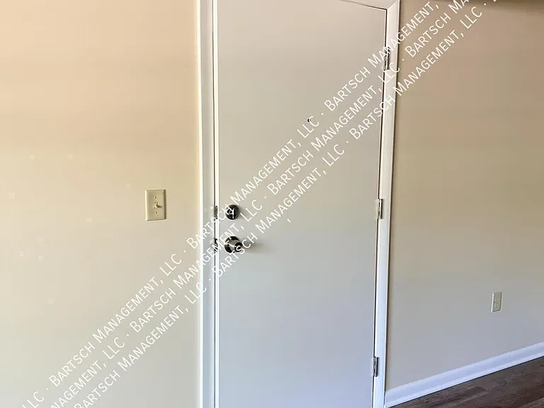 3250 S 49th St #3 — Photo 3