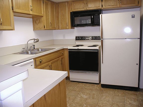 Kitchen with Breakfast Bar