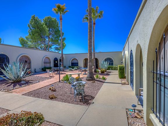 3rd image of 222 W Paseo Del Prado