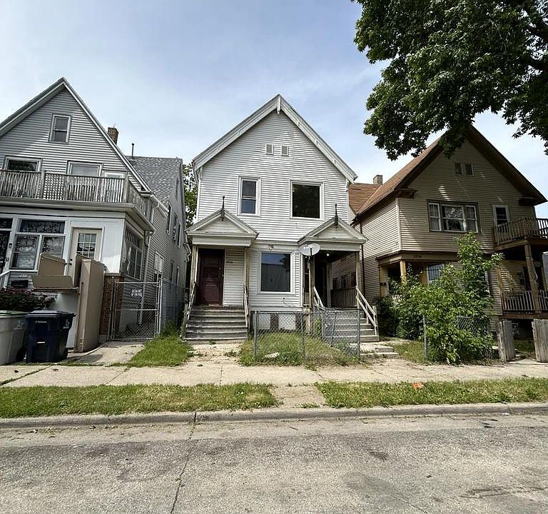 1st image of 2816 West Meinecke AVENUE #2818