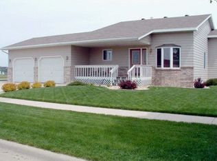 1516 Harmony Ln, Watertown, SD 57201
