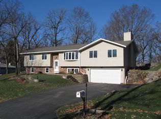 3261 Freeway Ct, Mc Farland, WI 53558