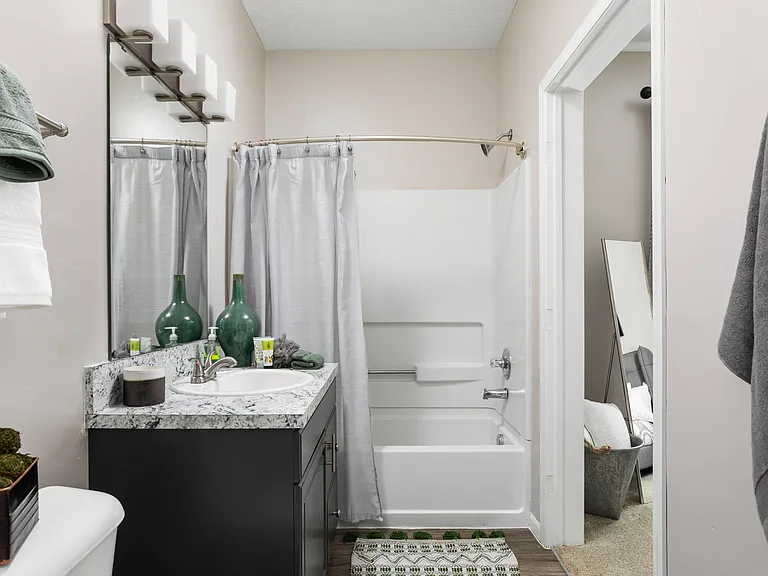 Full Bathroom