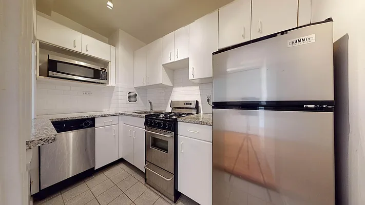 Rented by Bond New York | media 15