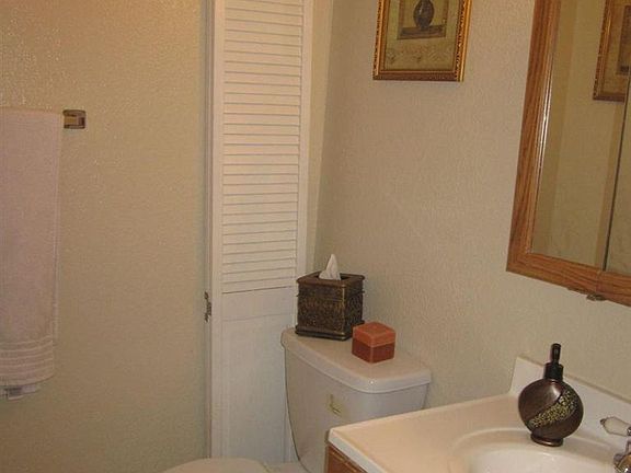 4th image of 716 Northfield Dr APT D