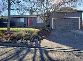 1970 Lawnridge St, Medford, OR 97504