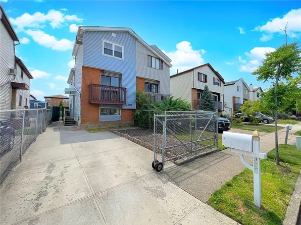 300 Travis Ave, Staten Island, NY 10314