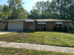 1233 Old Manor Rd, Liberty, MO 64068