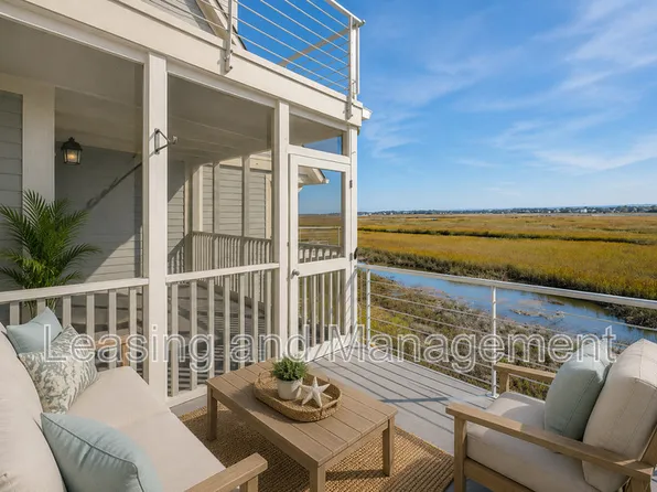 242 Little Oak Island Dr, Folly Beach, SC 29439