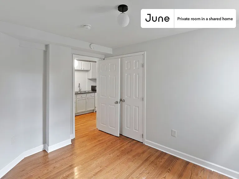 1334 Newton St NE #A — Photo 2