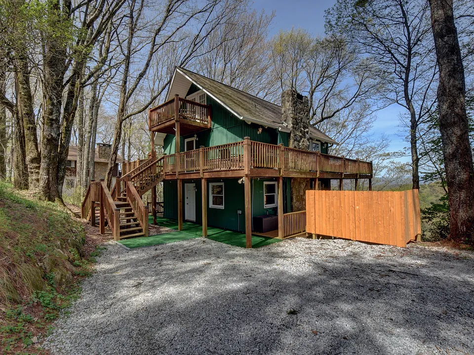 100 Pleasant Mountain Dr