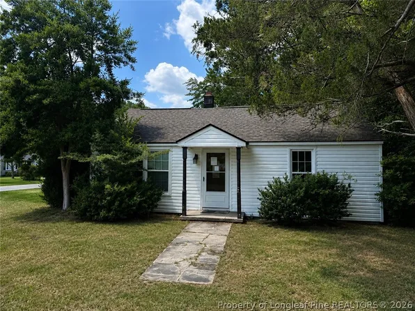 5426 Suncrest Dr, Hope Mills, NC 28348