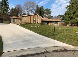 4409 Exmoor Cir, Bloomfield Hills, MI