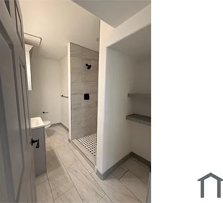 1110 Craig St #D — Photo 7