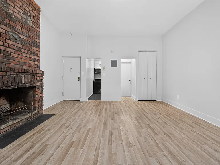 151 W 87th St #2D — Photo 9