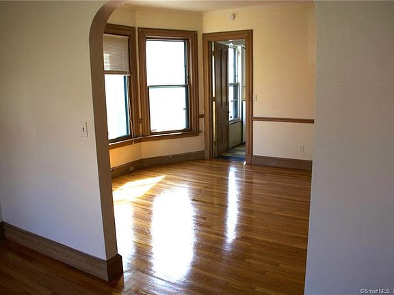 2nd image of 826 Elm St