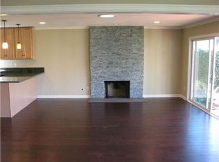 1052 La Reina Dr, San Marcos, CA 92078