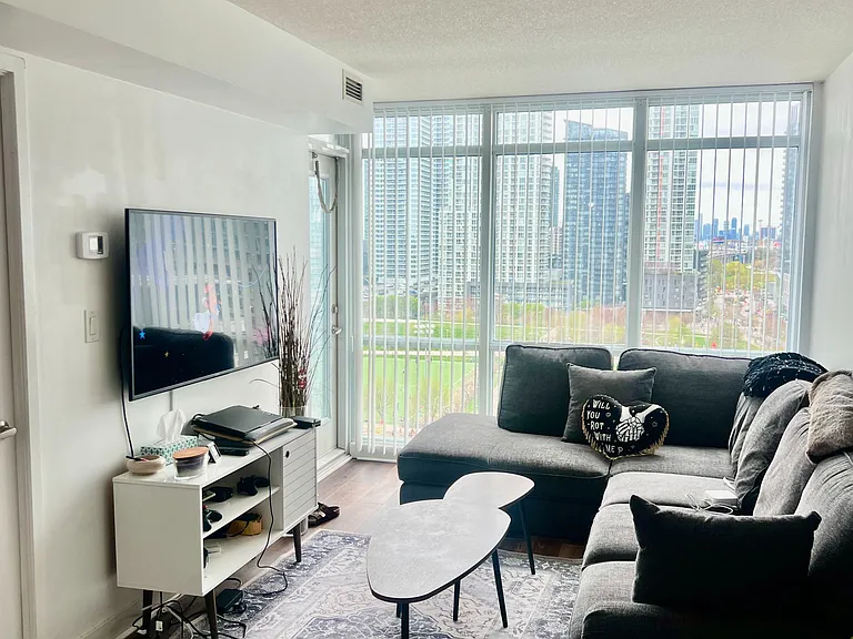 15 Fort York Blvd #1601 — Photo 3